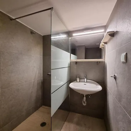 Melas Apartahotel 2*