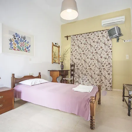 Melas Aparthotel 2*