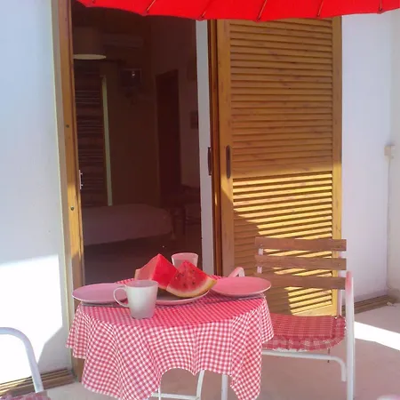 Melas Apartahotel 2*